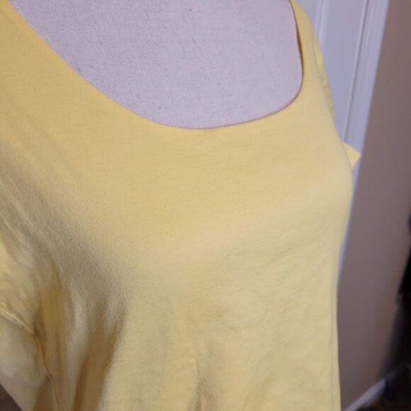 Lilly Pulitzer Yellow Scoop Neck Tee – Size Large, 100% Cotton - Picture 2 of 4